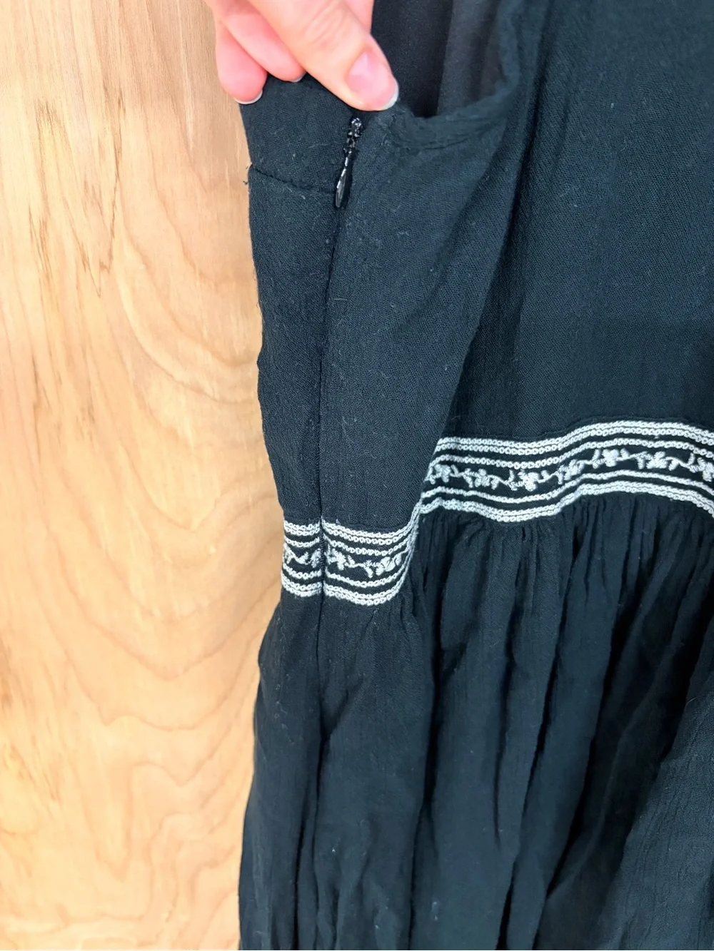 Abercrombie & Fitch Black Maxi Dress with White Embroidery XSP